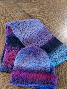 Handmade Gradient Knit Beanie & Scarf Set in Purple Pink Grey